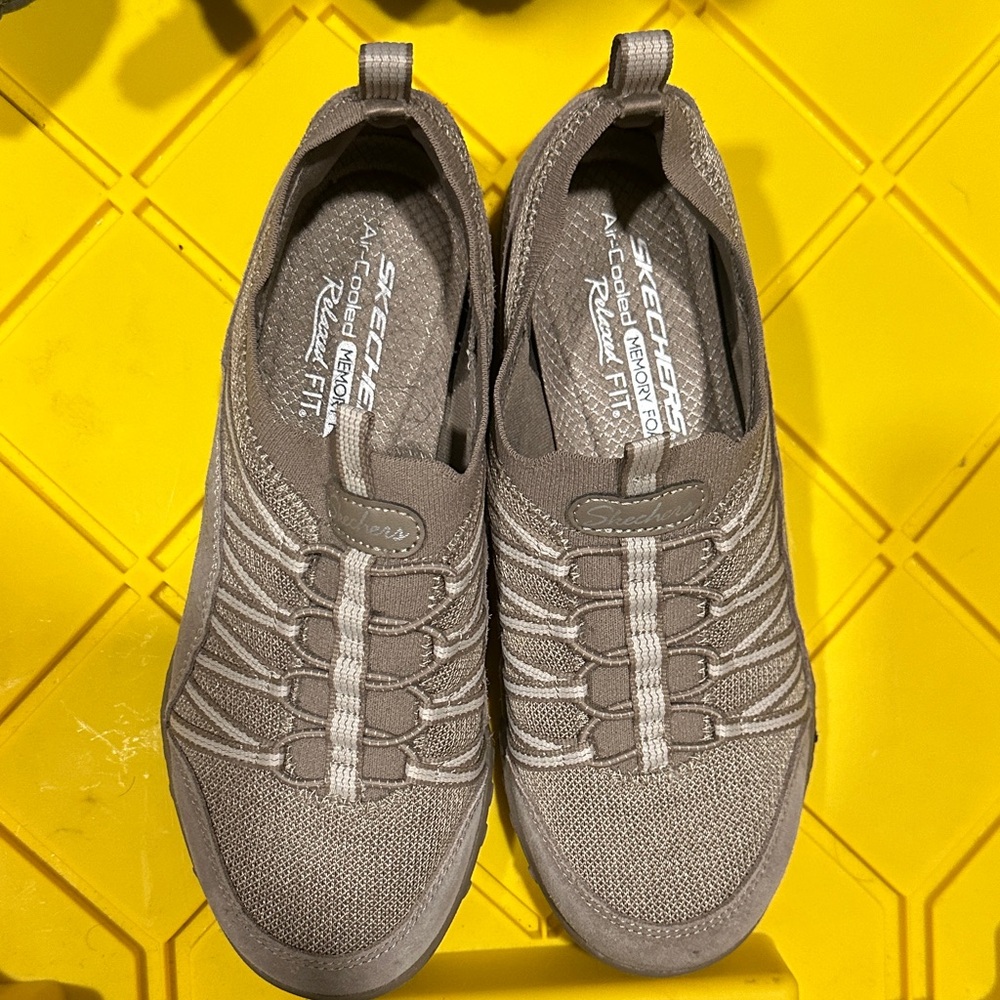 Skechers Taupe Sneakers